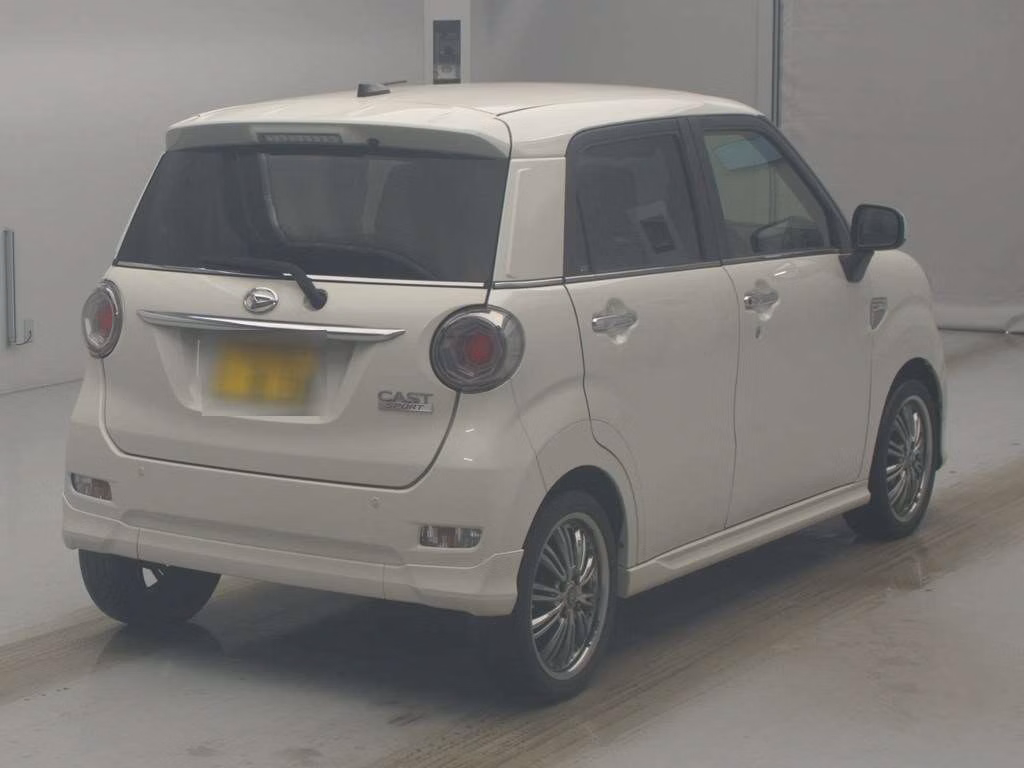 DAIHATSU CAST