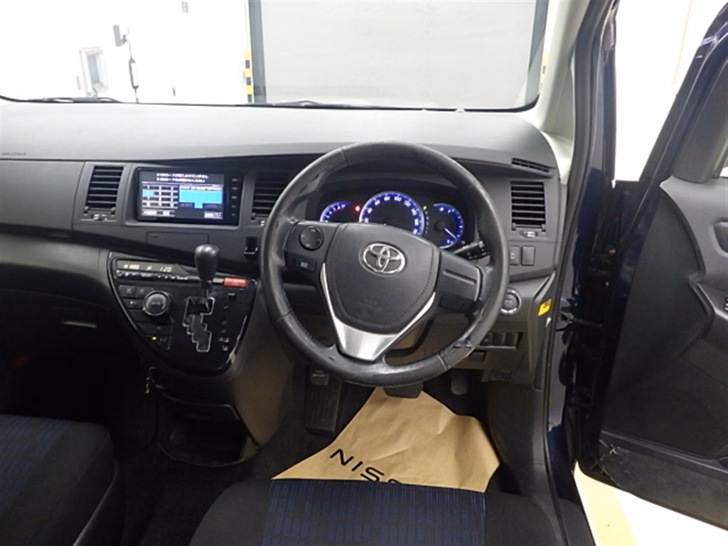 TOYOTA ISIS