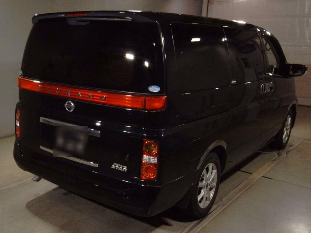 NISSAN ELGRAND