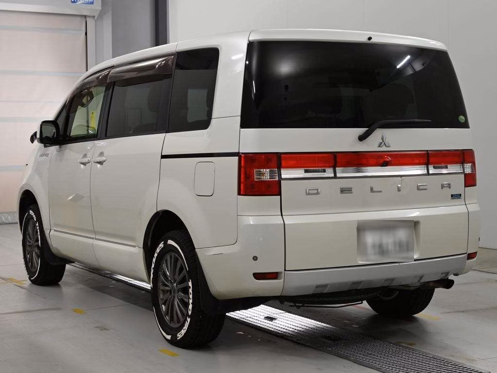 MITSUBISHI DELICA D:5