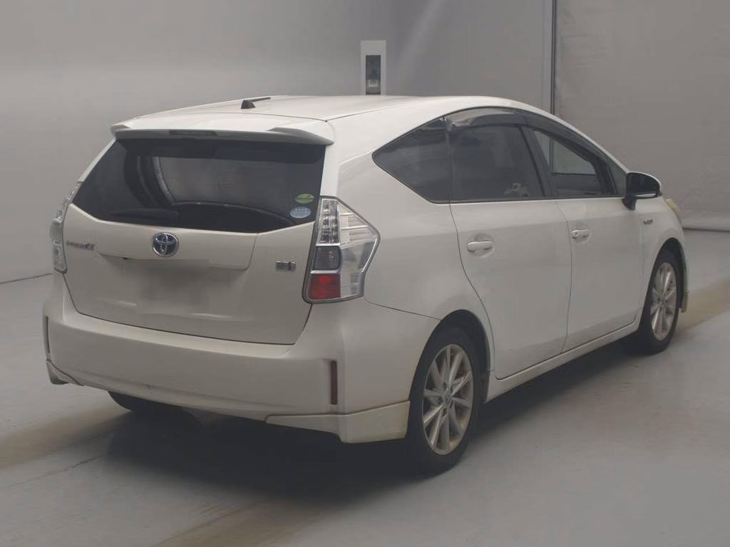 TOYOTA PRIUS ALPHA