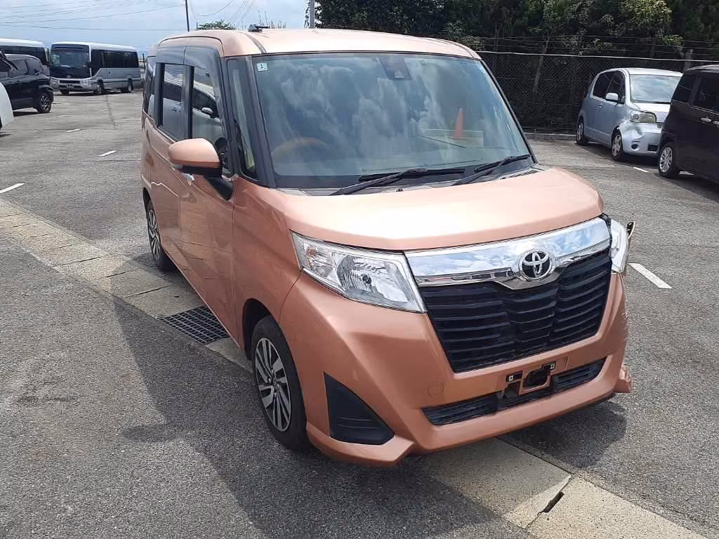TOYOTA ROOMY