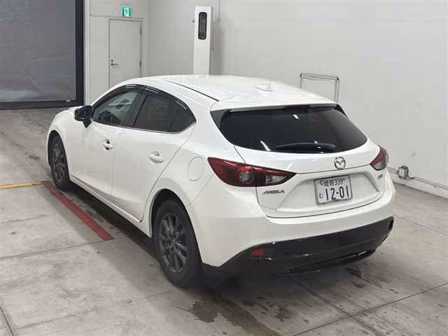 MAZDA AXELA