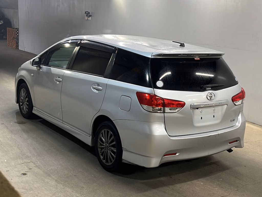 TOYOTA WISH