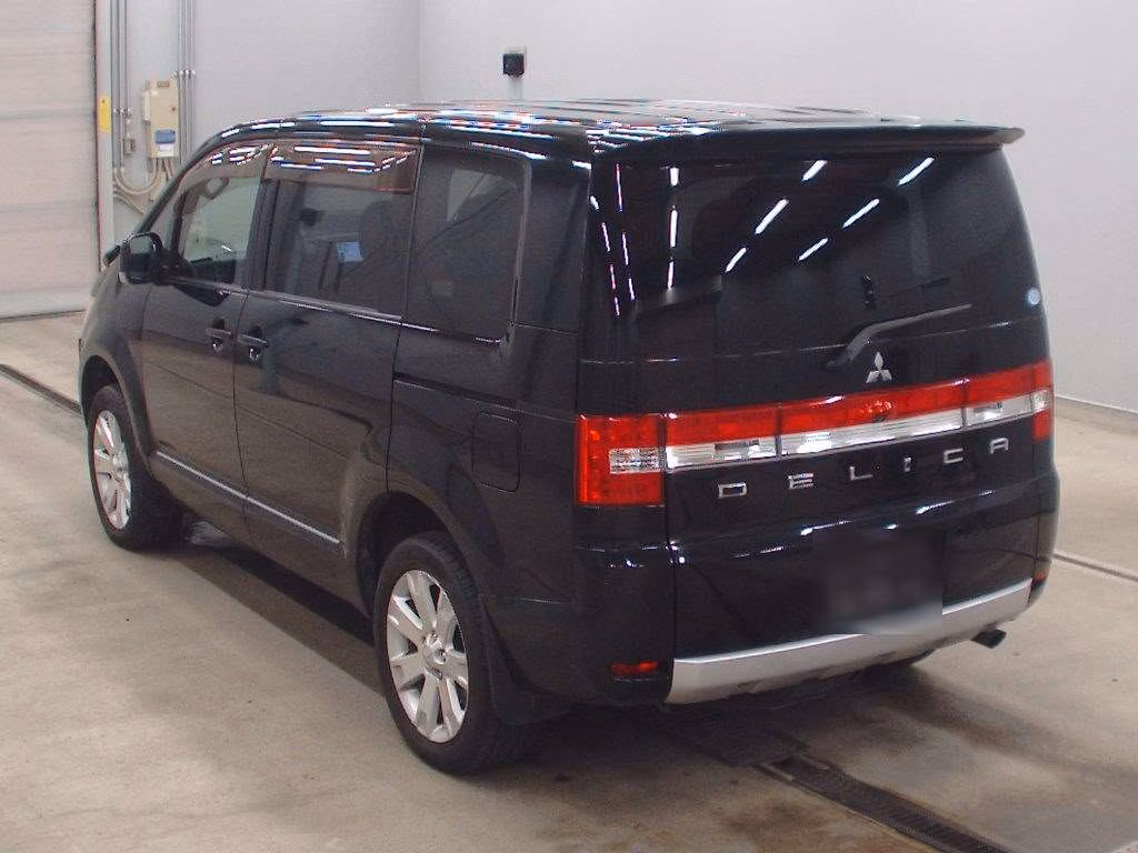 MITSUBISHI DELICA D:5