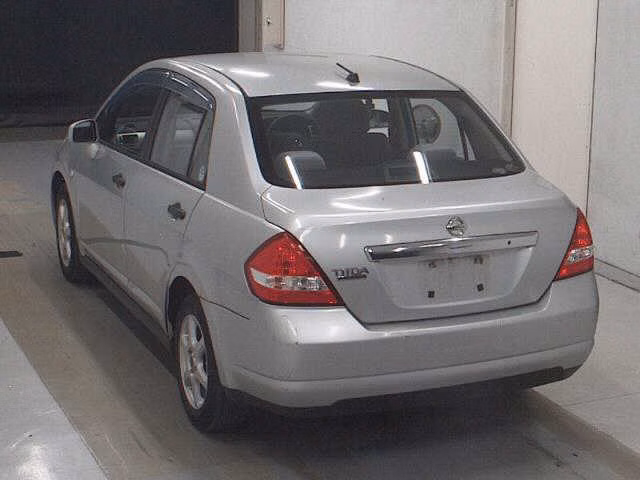 NISSAN TIIDA LATIO