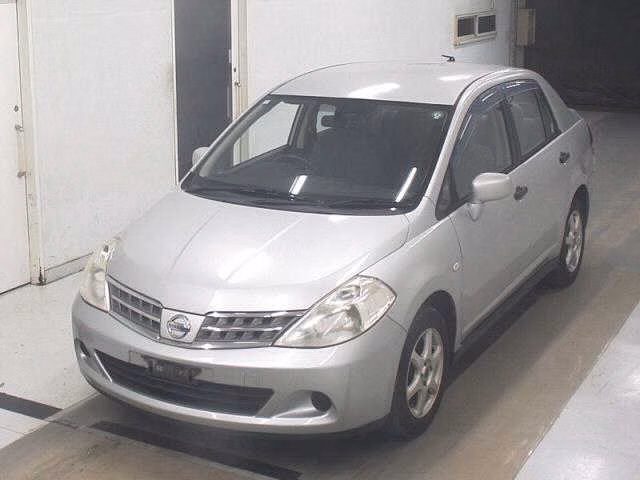 NISSAN TIIDA LATIO