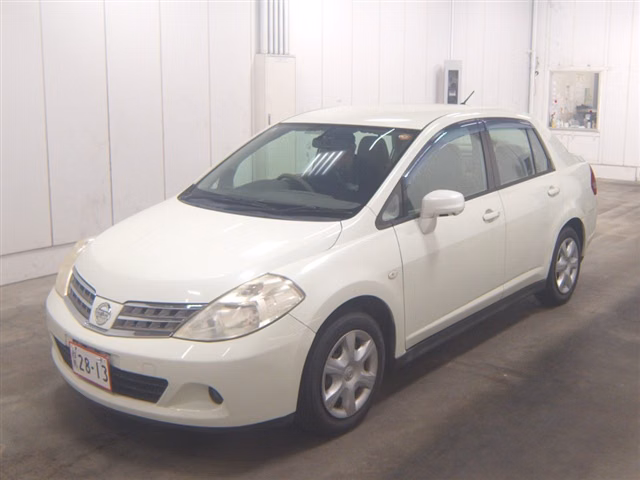 NISSAN TIIDA LATIO