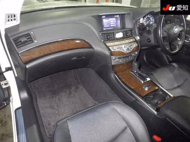 NISSAN FUGA
