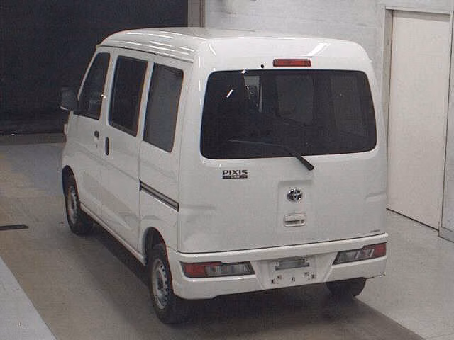 TOYOTA PIXIS VAN