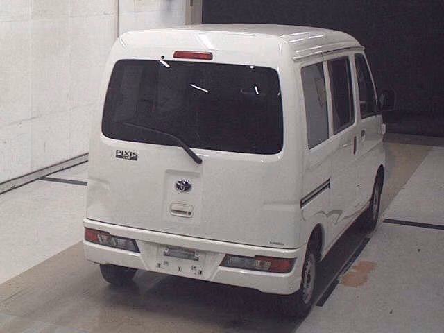 TOYOTA PIXIS VAN