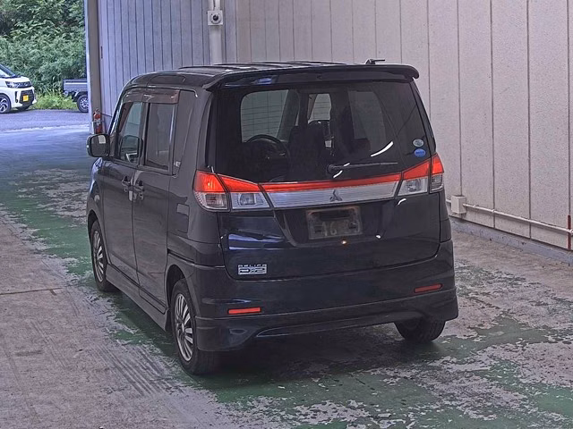 MITSUBISHI DELICA D:2