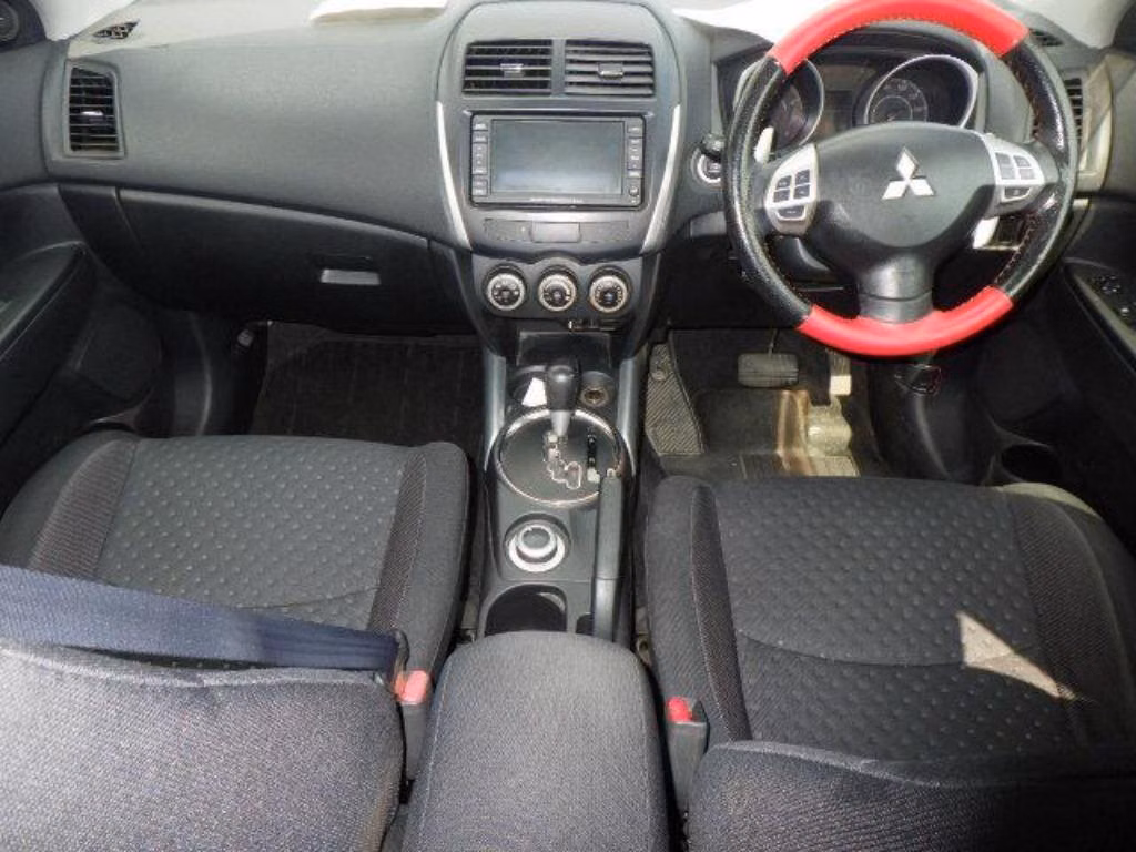 MITSUBISHI RVR