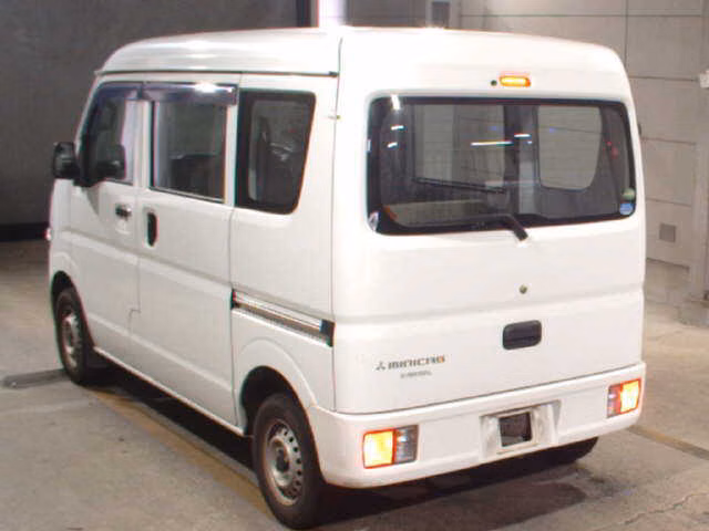 MITSUBISHI MINICAB
