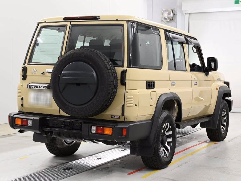 TOYOTA LAND CRUISER