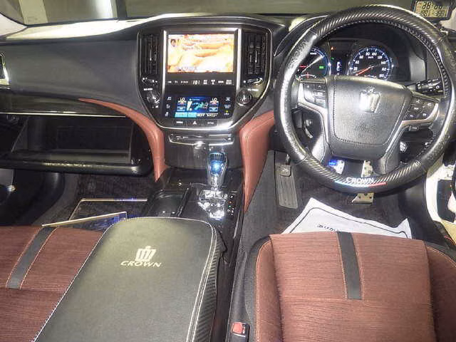 TOYOTA CROWN