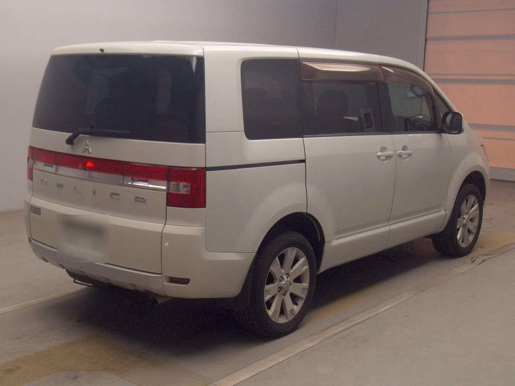 MITSUBISHI DELICA D:5