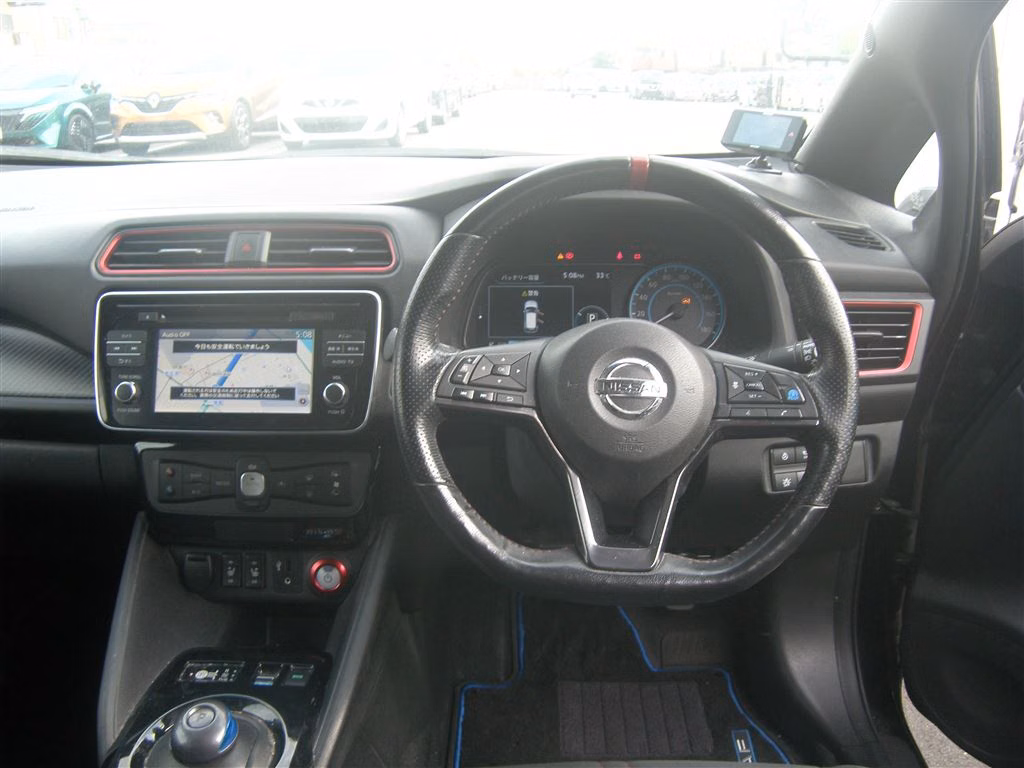 NISSAN LEAF