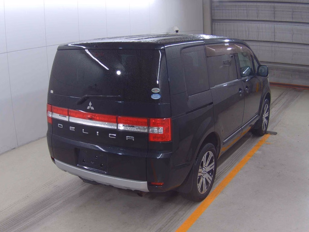 MITSUBISHI DELICA D:5