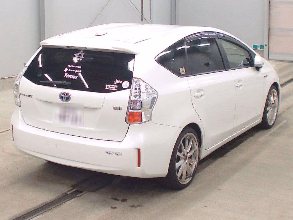 TOYOTA PRIUS ALPHA