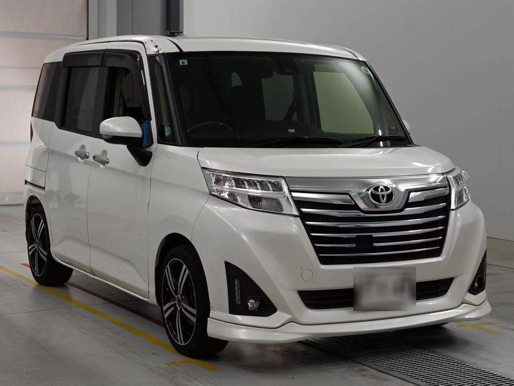 TOYOTA ROOMY
