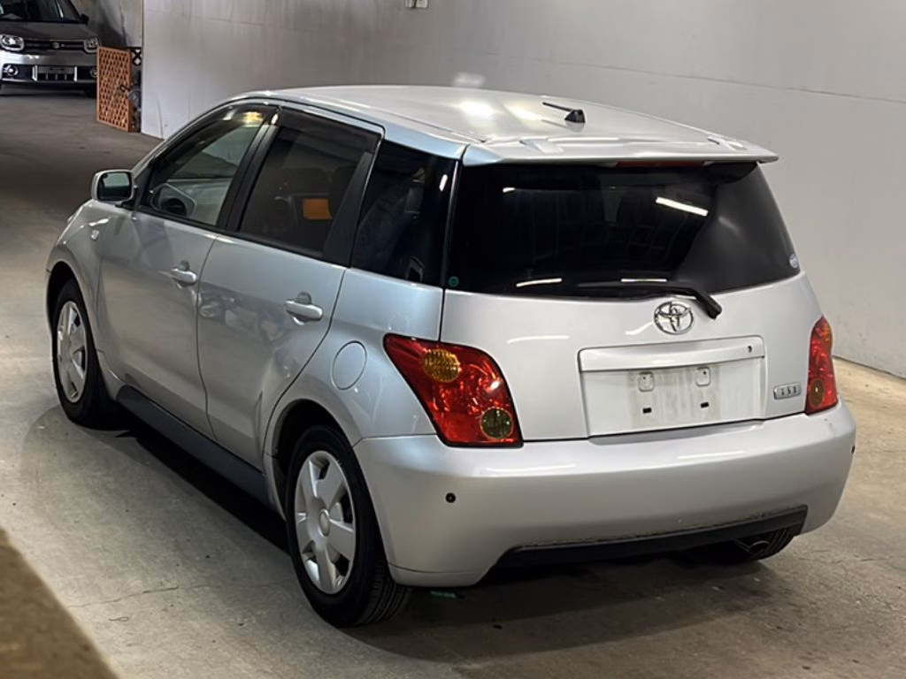 TOYOTA IST