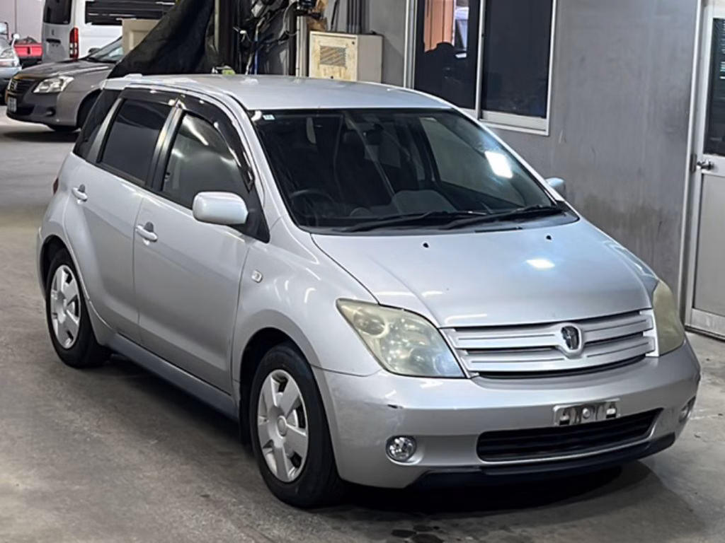 TOYOTA IST