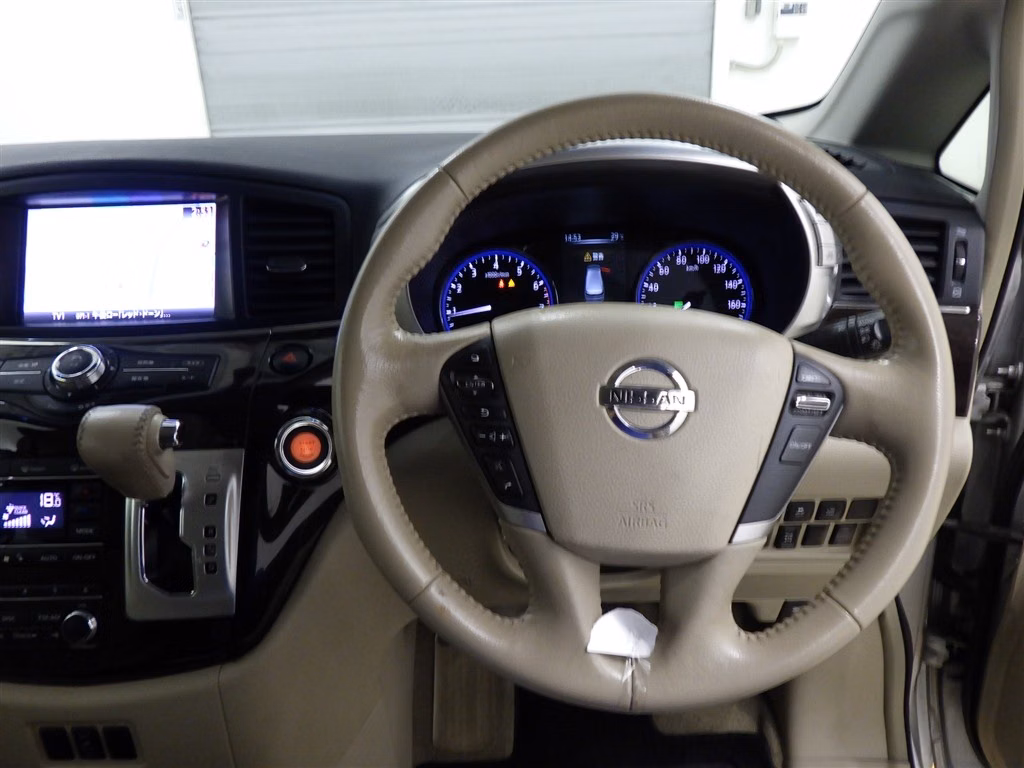 NISSAN ELGRAND