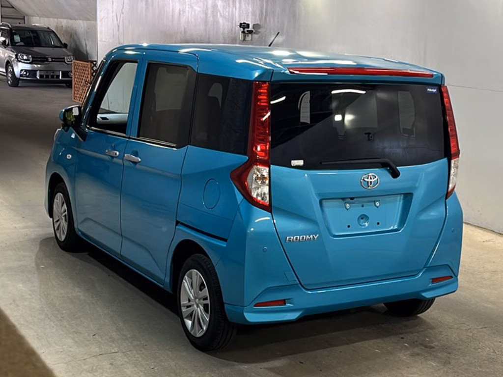 TOYOTA ROOMY