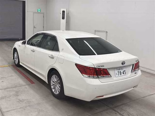 TOYOTA CROWN