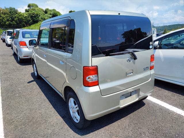 DAIHATSU MOVE CONTE