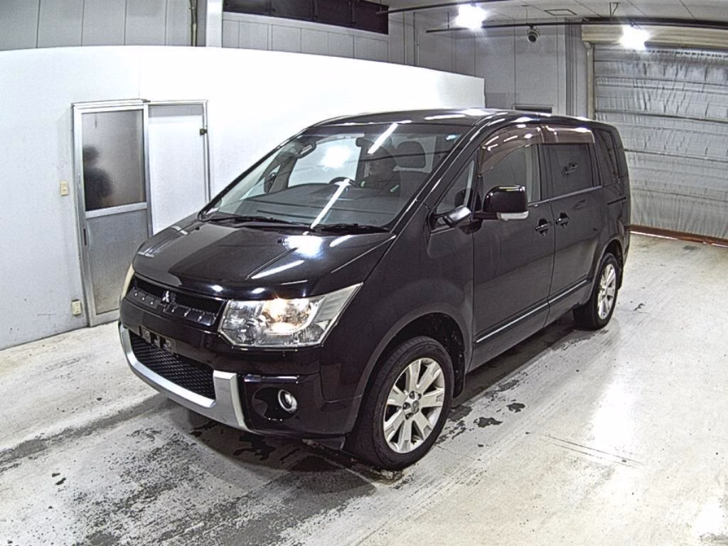 MITSUBISHI DELICA D:5
