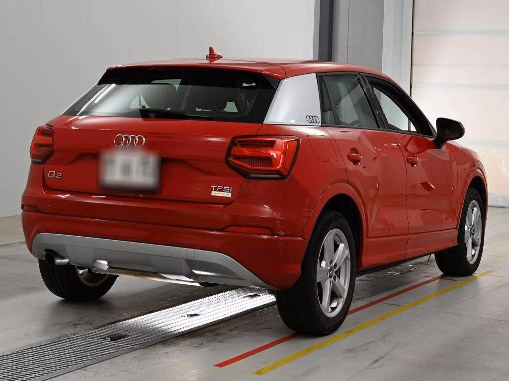 AUDI Q2