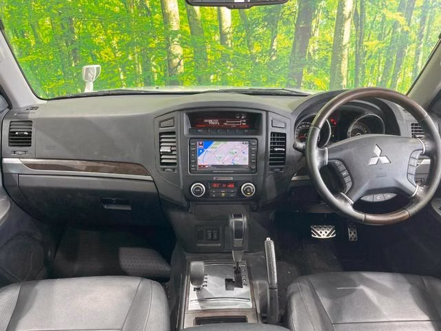 MITSUBISHI PAJERO