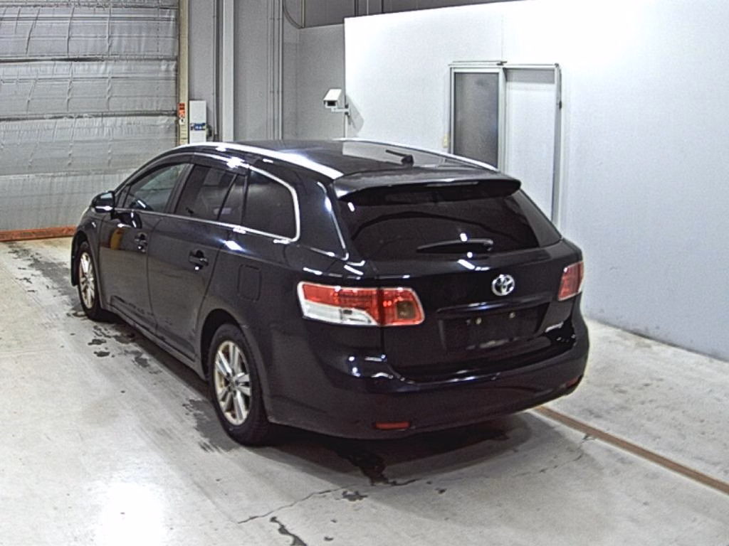 TOYOTA AVENSIS