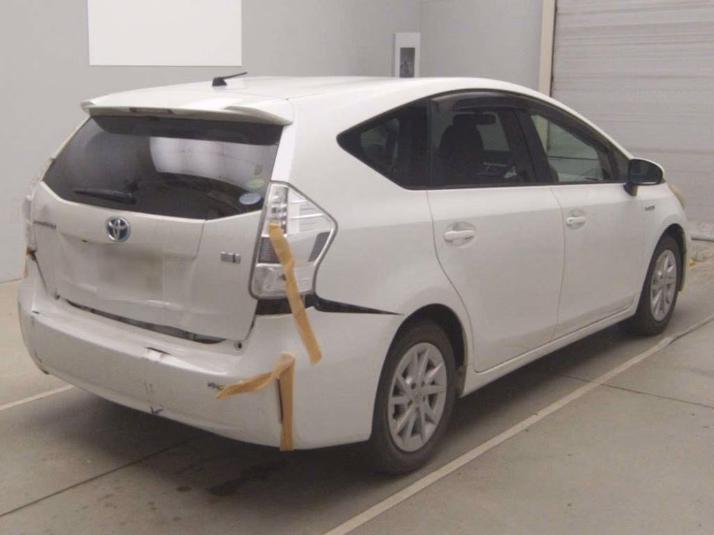TOYOTA PRIUS ALPHA