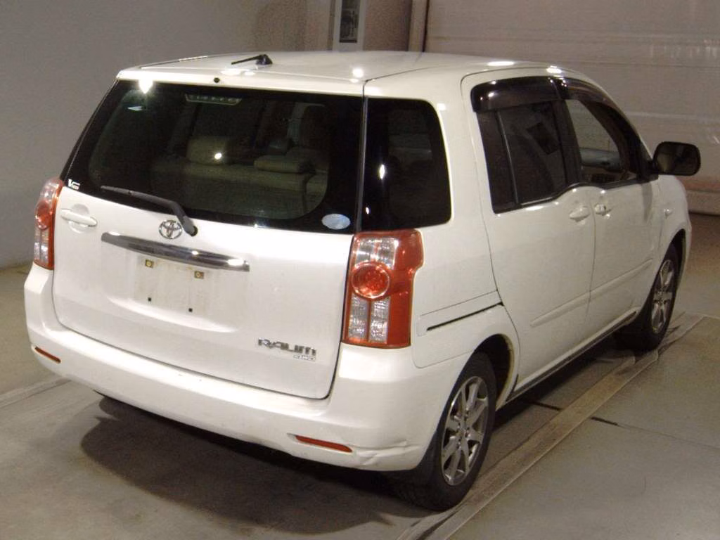 TOYOTA RAUM