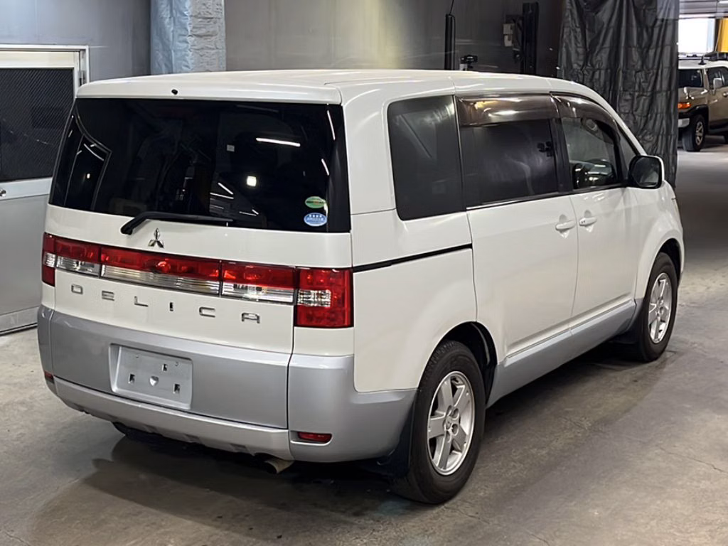 MITSUBISHI DELICA D:5