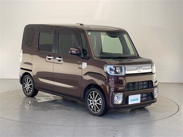 DAIHATSU WAKE