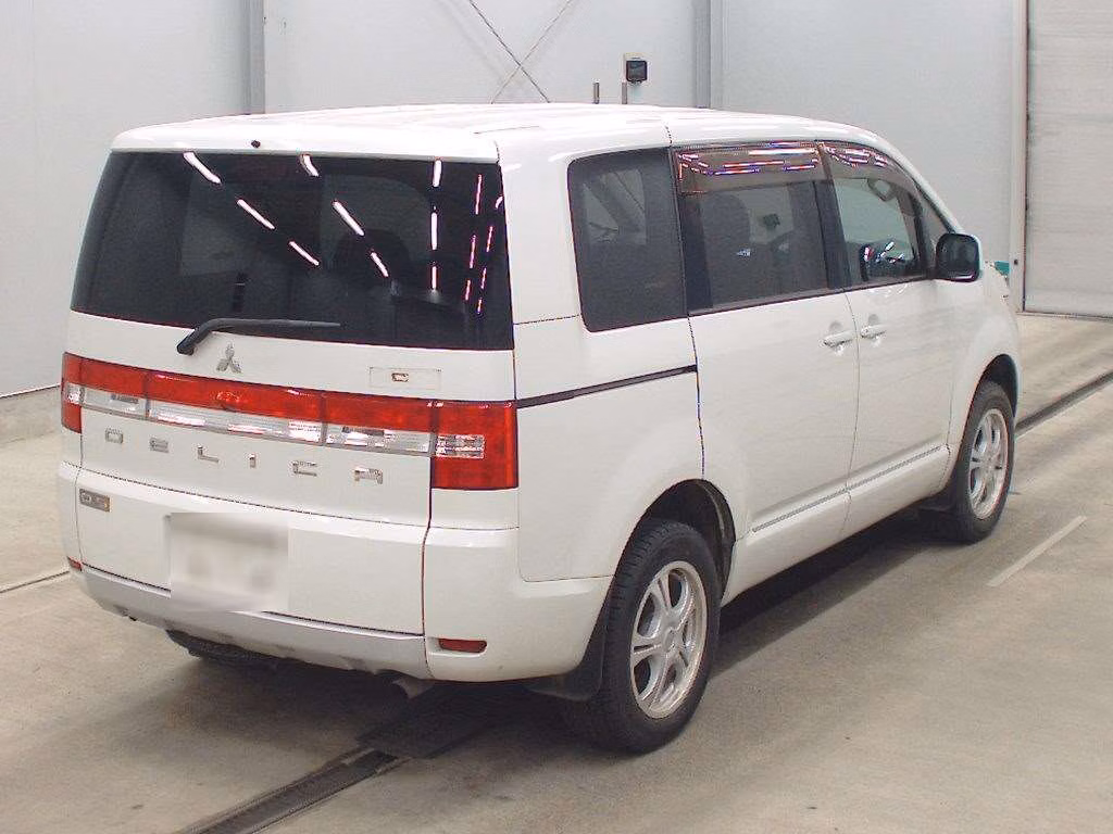 MITSUBISHI DELICA D:5