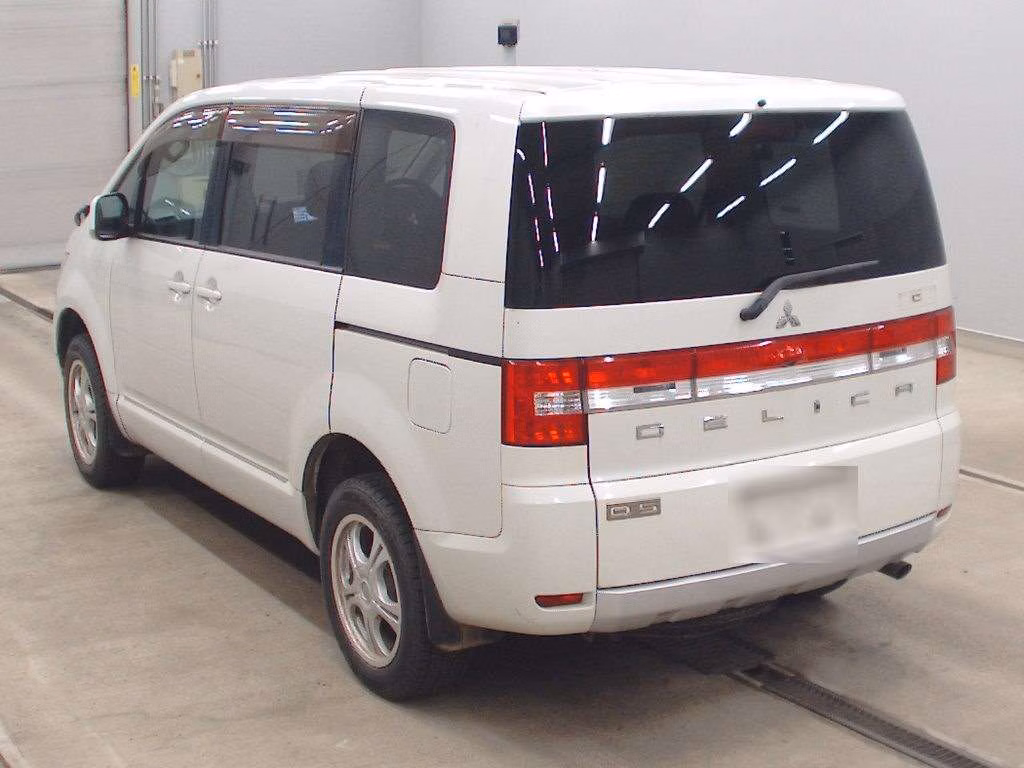 MITSUBISHI DELICA D:5