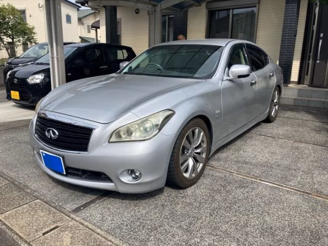NISSAN FUGA