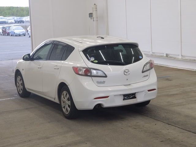MAZDA AXELA