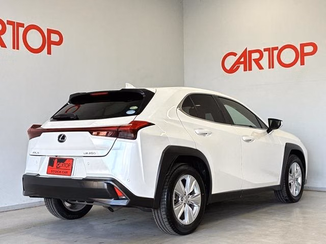 LEXUS UX200