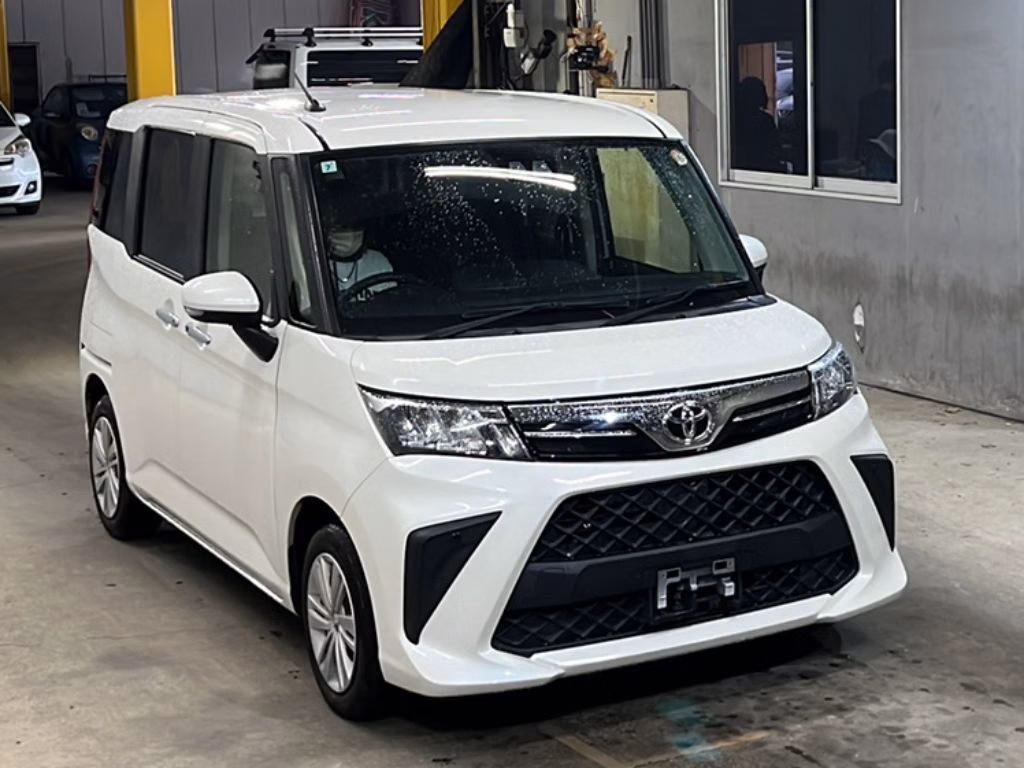 TOYOTA ROOMY