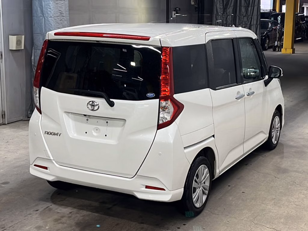 TOYOTA ROOMY