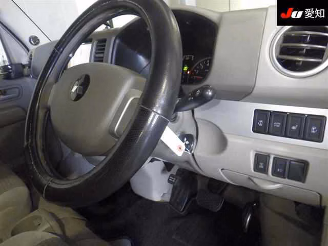 MITSUBISHI TOWN BOX