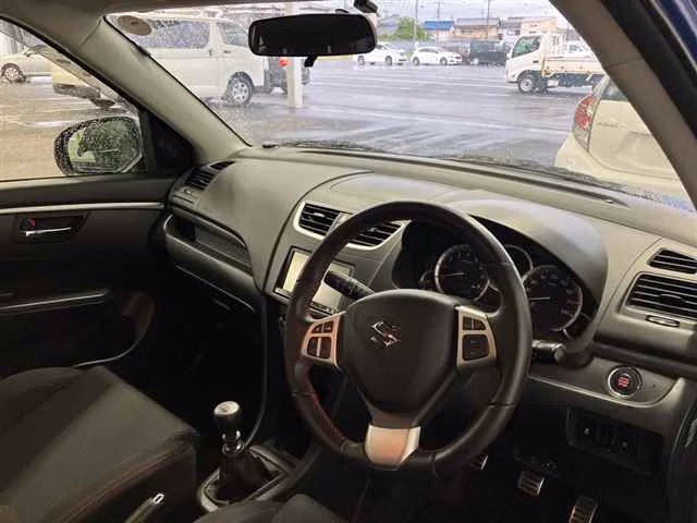 SUZUKI SWIFT
