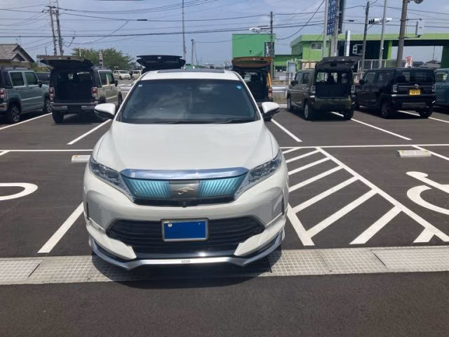 TOYOTA HARRIER