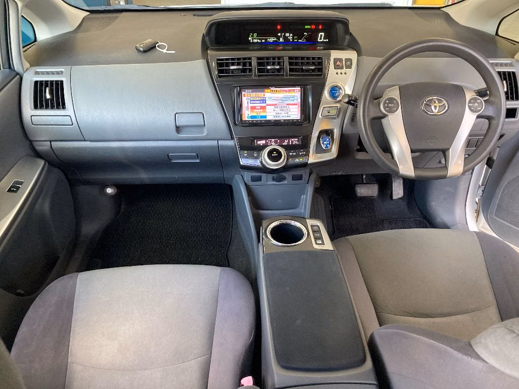 TOYOTA PRIUS ALPHA